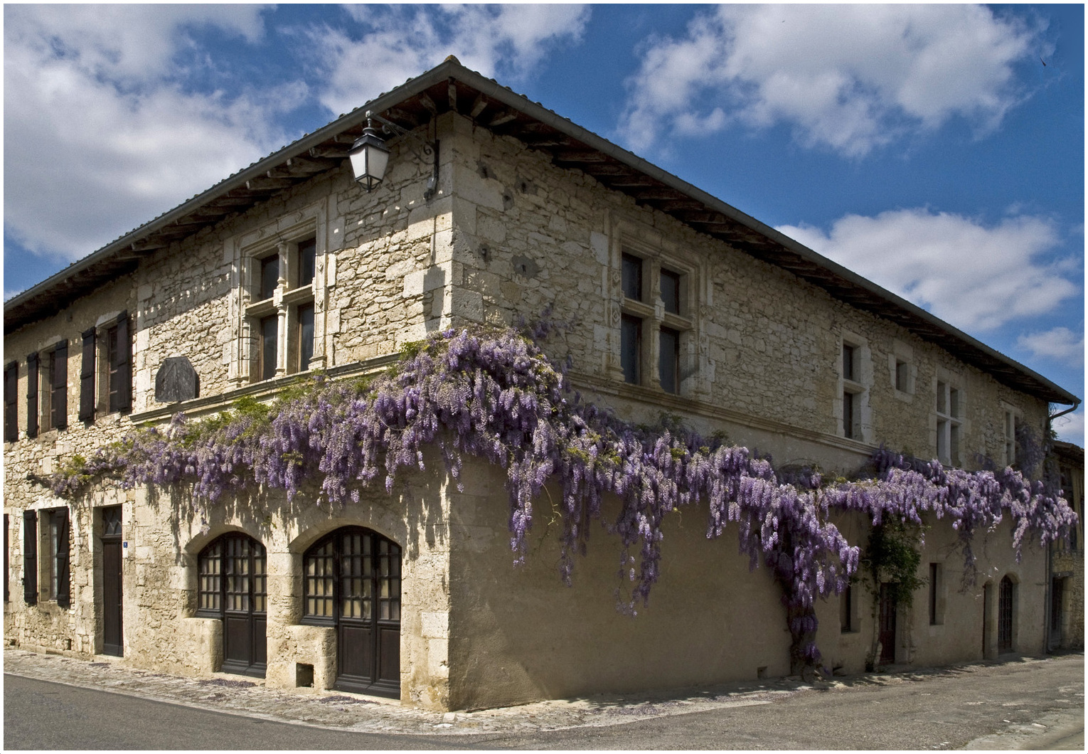 Une maison de Montfort (Gers) au printemps