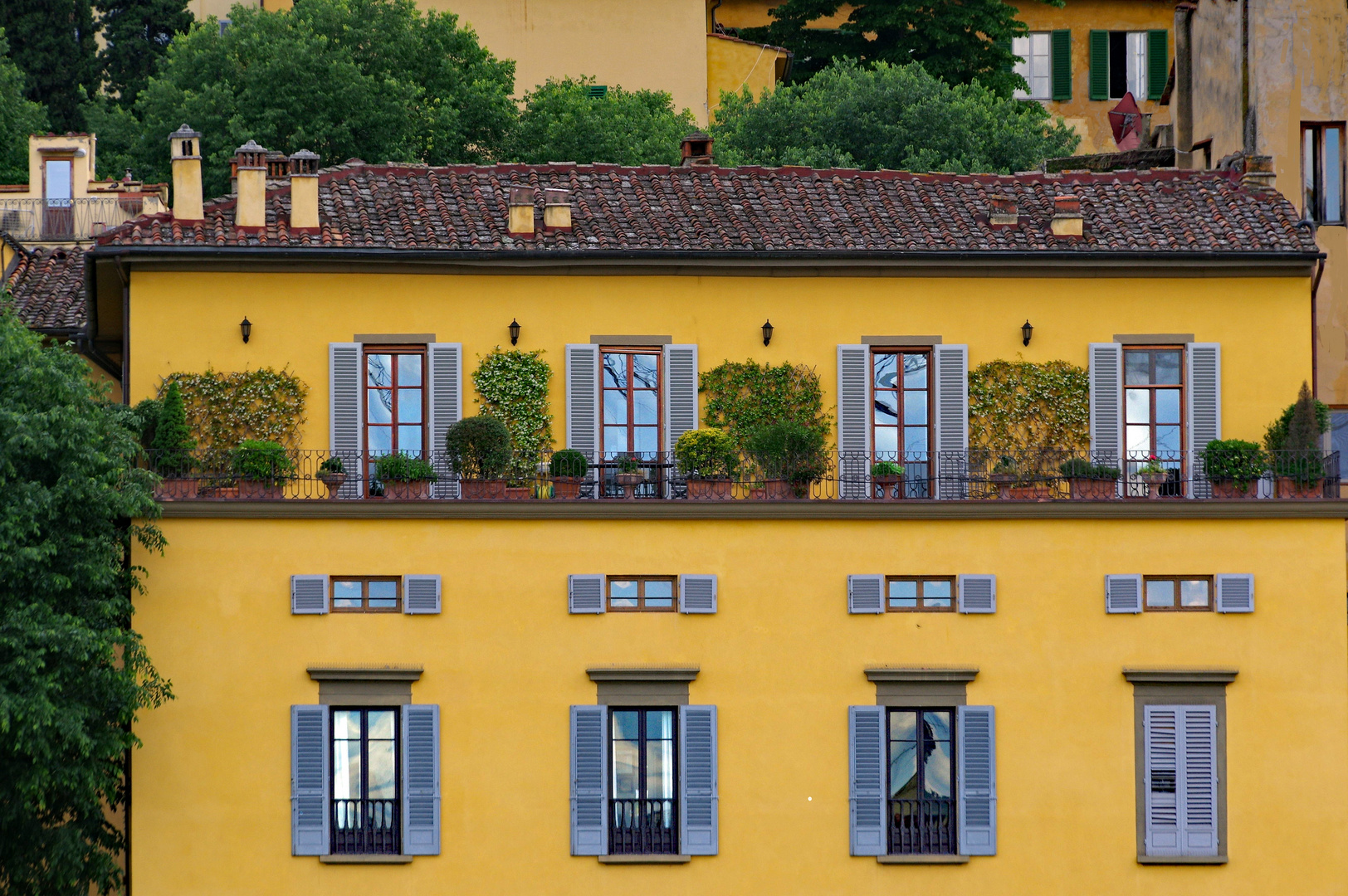 une maison modeste sur l Arno ...