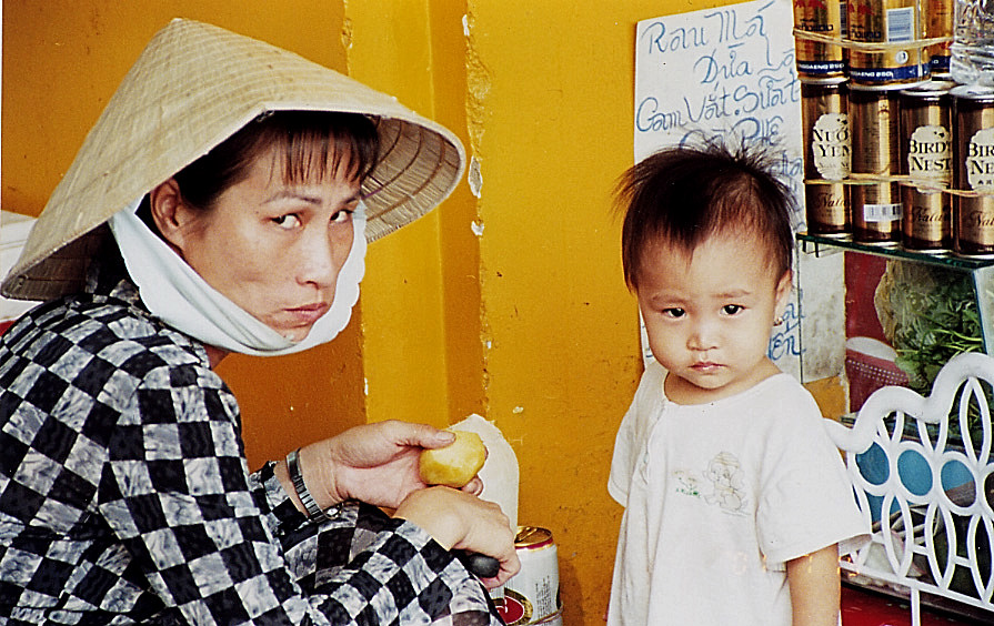 Une maman fachée.... bb ne veur pas gouter