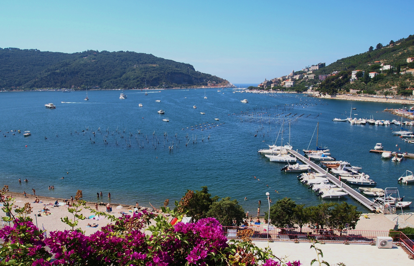 une mer d huile cristalline en arrivant sur portovenere...