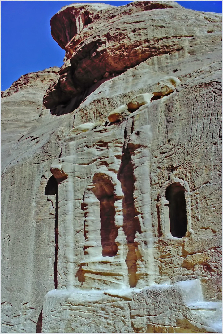 Une niche votive près de l’entrée du Siq