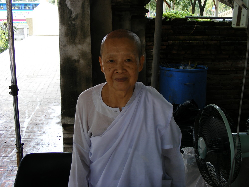 une nonne bouddhiste