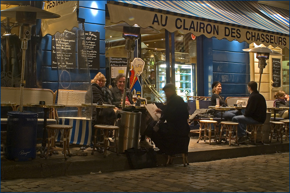 Une nuit à Paris - Place du Têrtre - die letzten Kunden