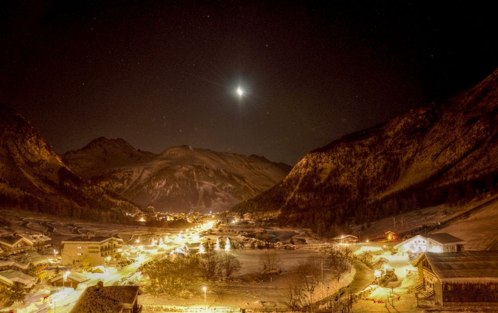 une nuit à Val d'Isère. by Josmall 