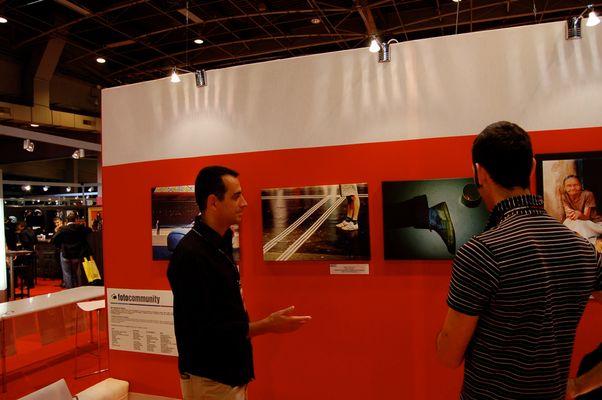 Une peintre et des photos