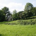 une petite chapelle dans la nature