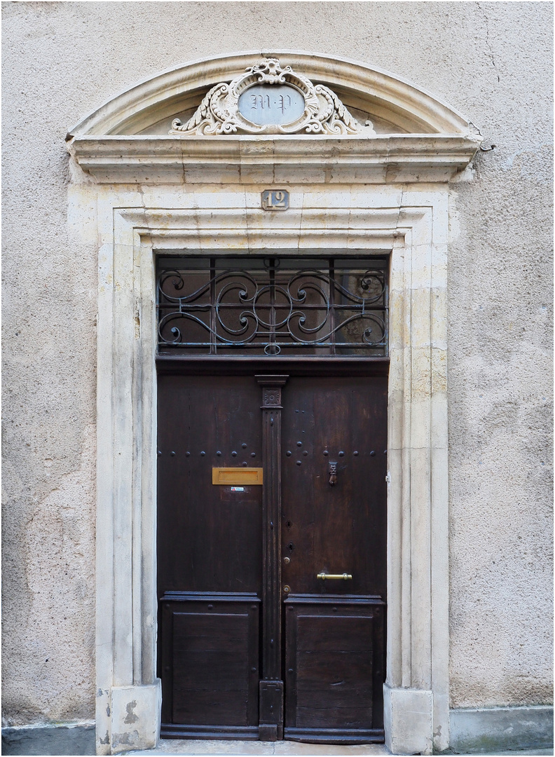 Une porte à Condom