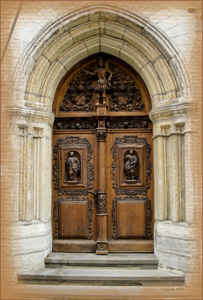 Une porte d'entrée qui vous laisse sur le trottoir