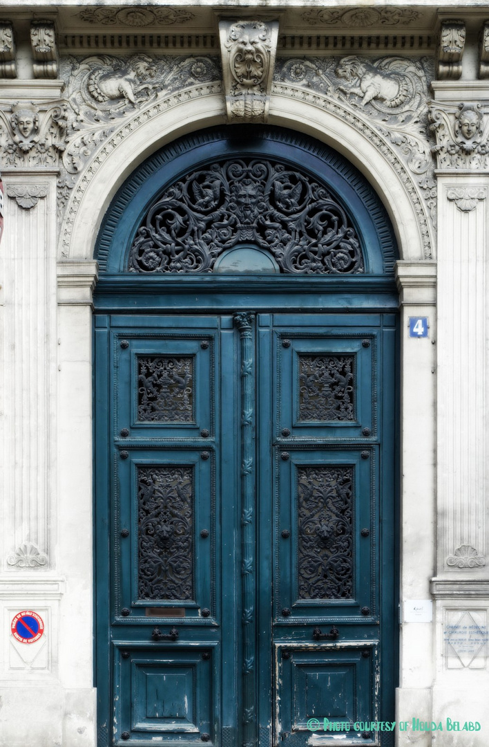 Une porte parisienne