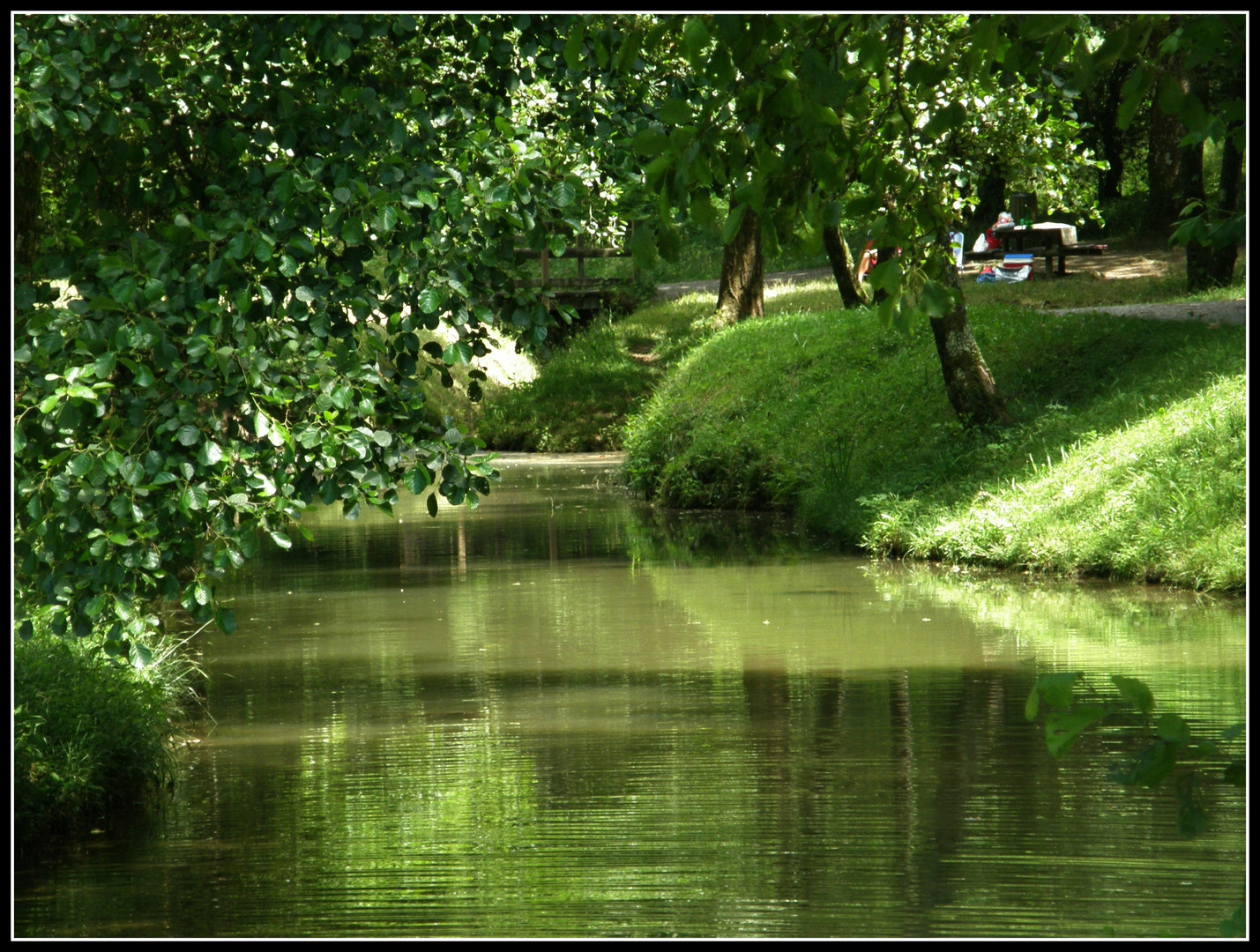 UNE RIVIERE AU LAC DE SAINT PEE SUR NIVELLE1 photo et image paysages, lacs, rivières UNE RIVIERE AU LAC DE SAINT PEE SUR NIVELLE1 photo et image paysages, lacs, rivières