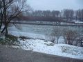 une rivière gelée en Hongrie de kriszmol 