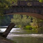 Une riviere un pont