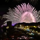 Une roue feu d'artifice grand pavois