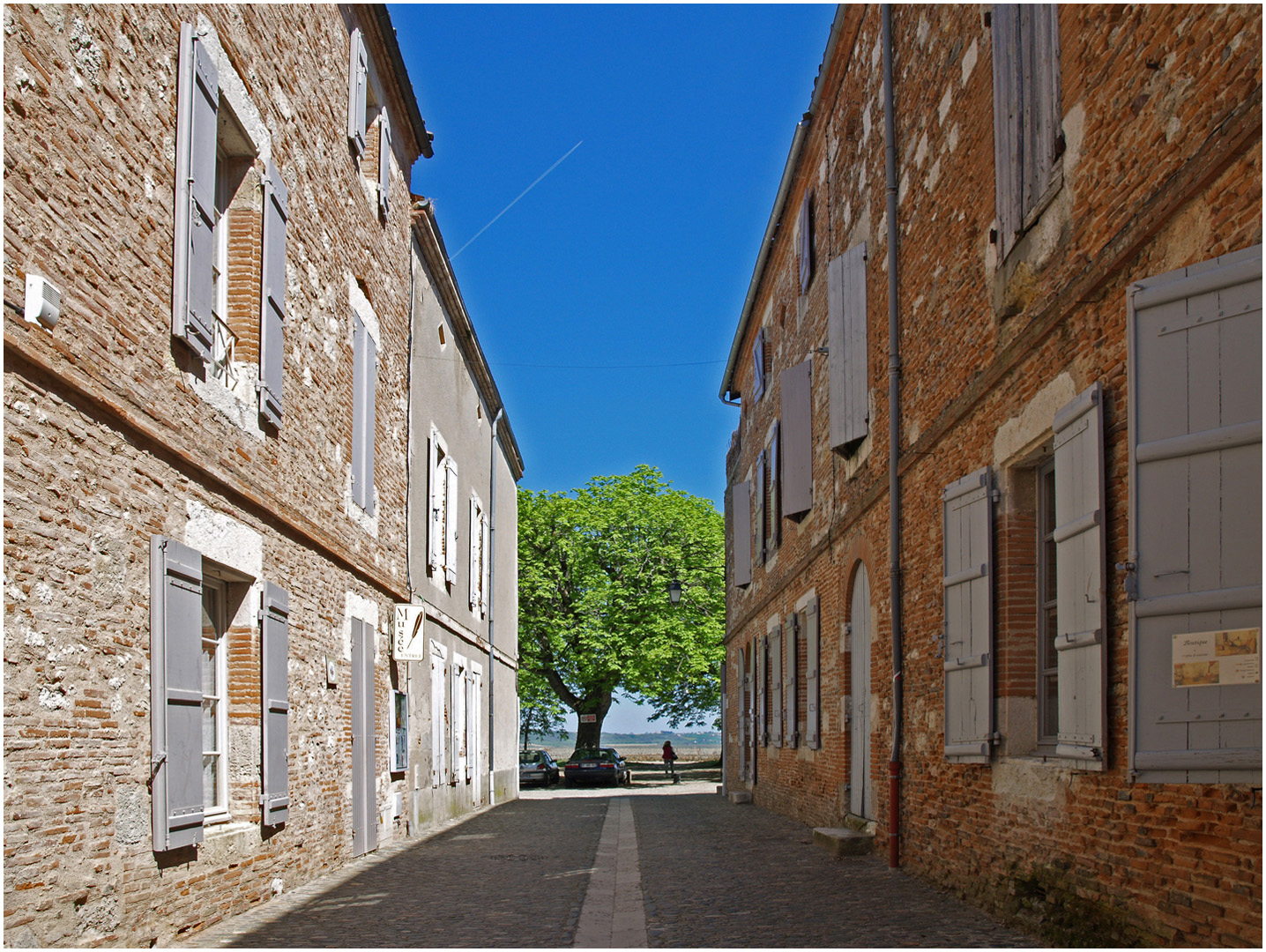 Une rue de Auvillar  --  Tarn-et-Garonne