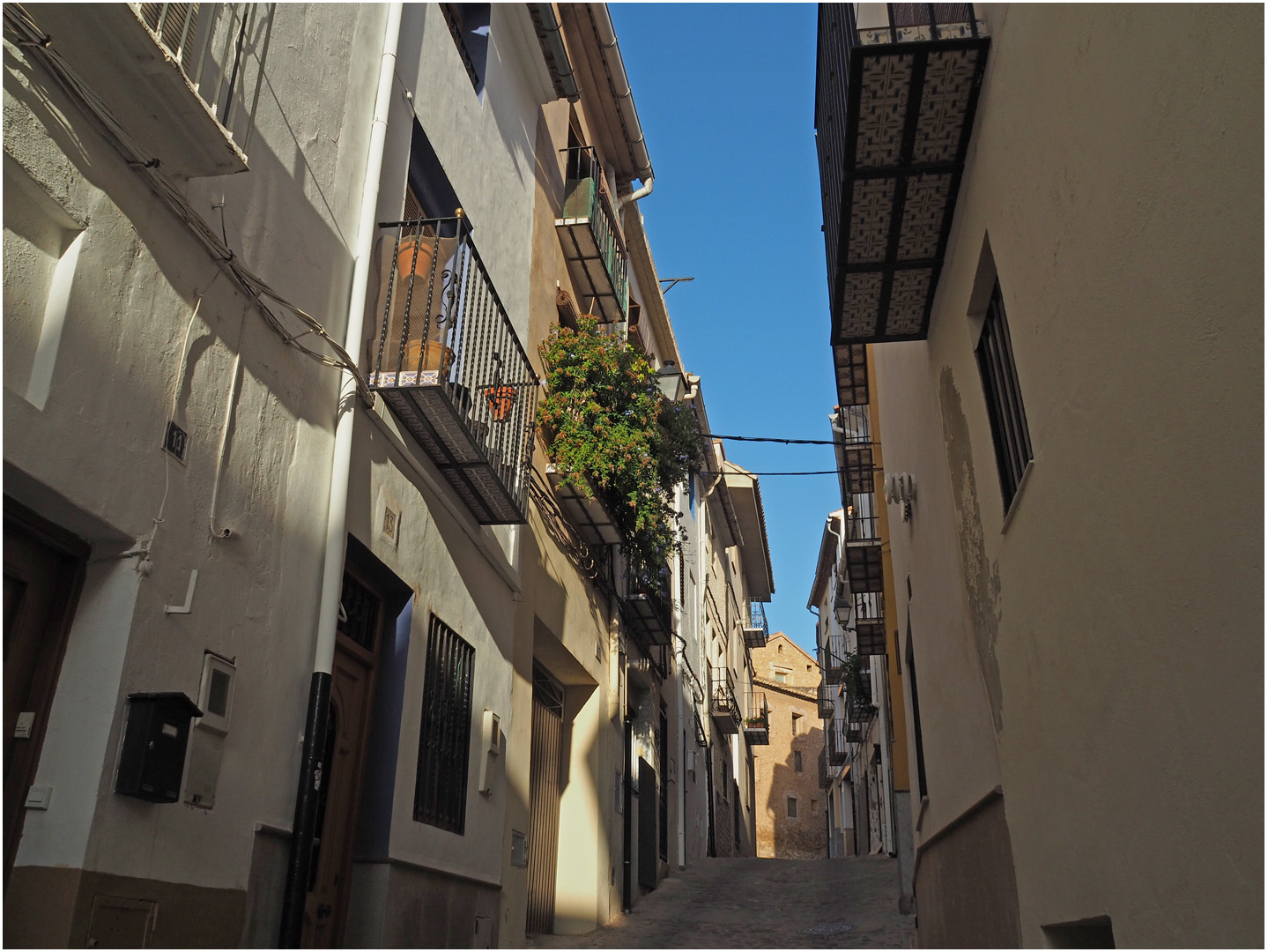 Une rue de la vieille ville  --  Segorbe