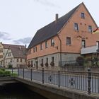 Une rue de Markelsheim bordée par le ruisseau « Loch », affluent de la Tauber