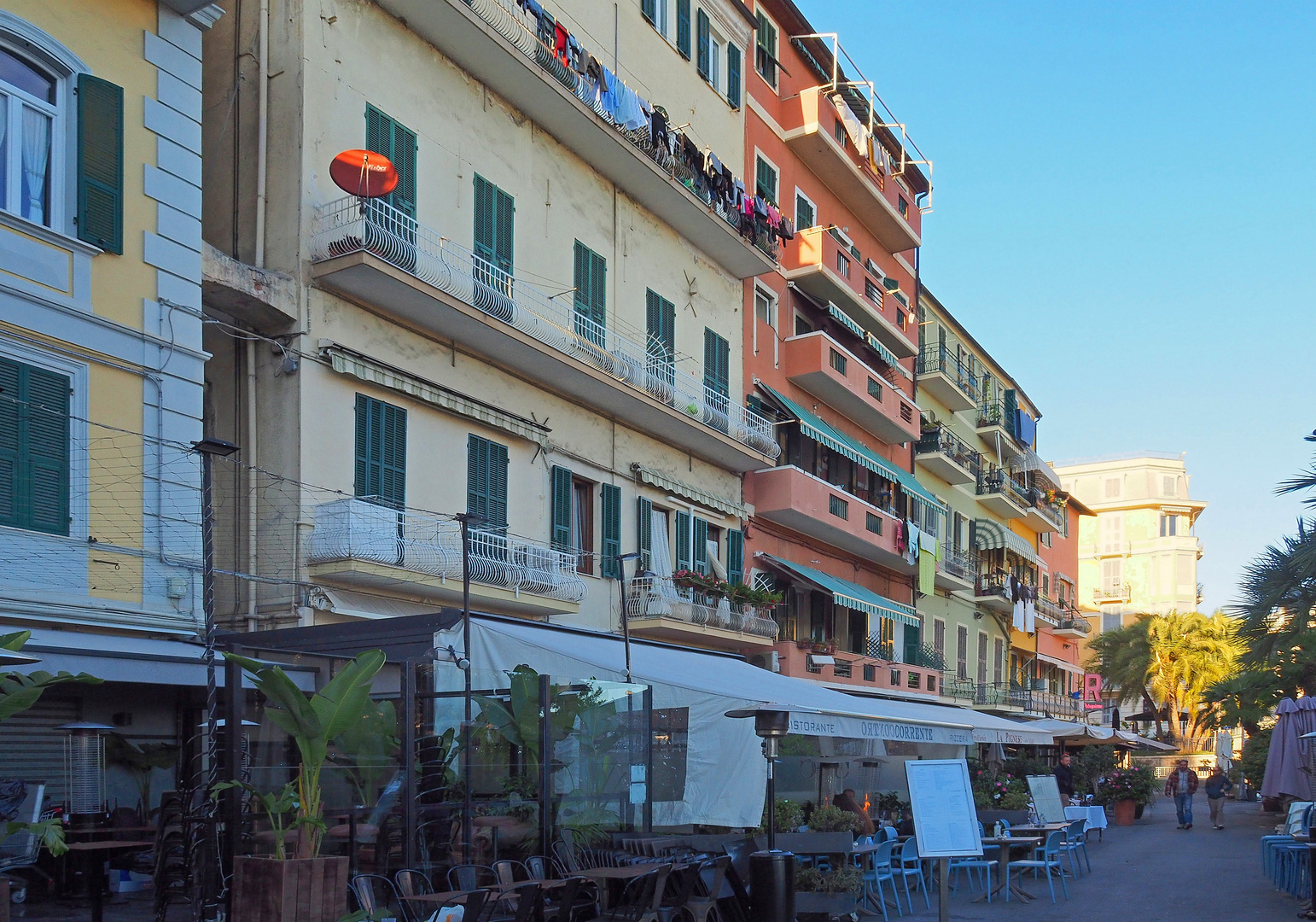 Une rue de San Remo près du port