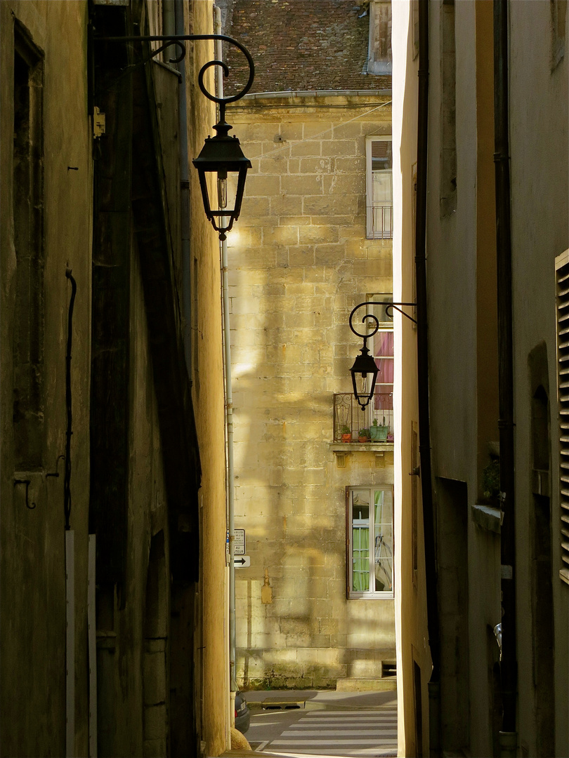 ... une ruelle !!!...