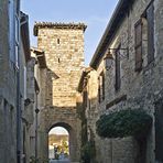 Une ruelle de La Romieu -- Eine Gasse von La Romieu