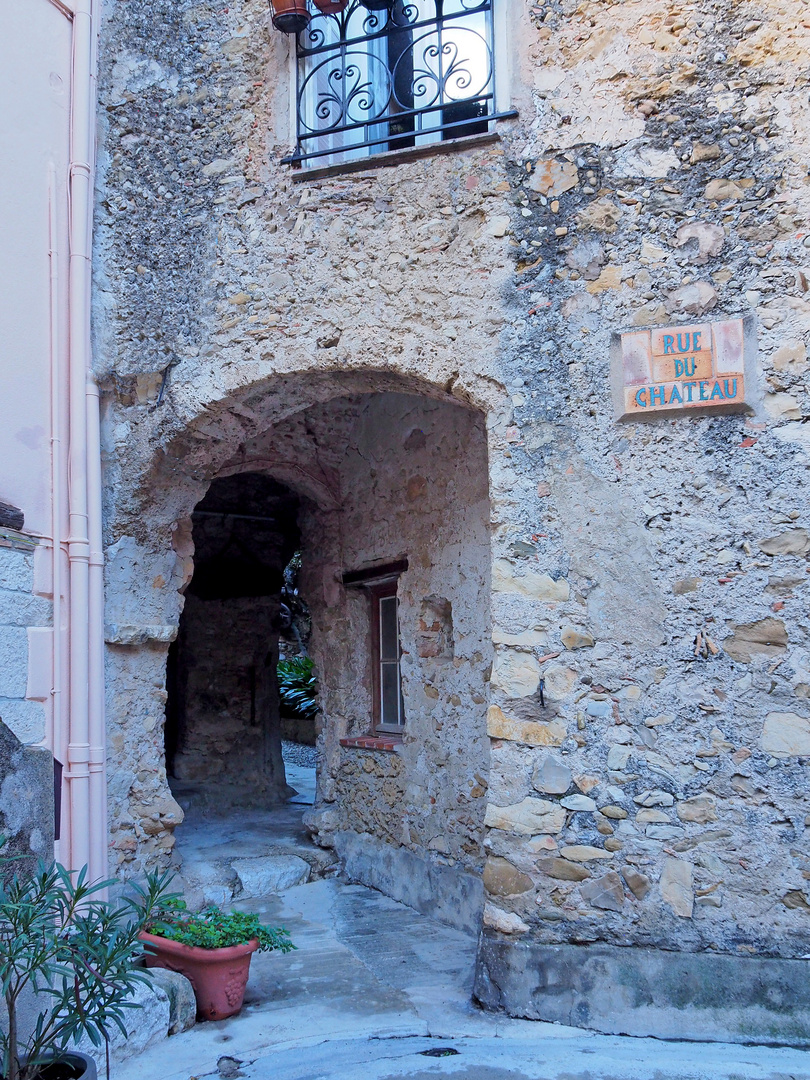 Une ruelle de Roquebrune près du Château