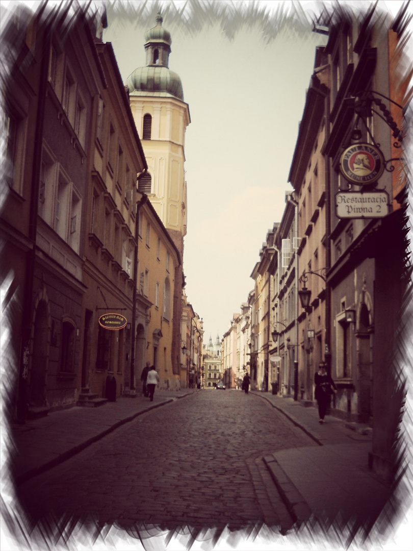 Une ruelle près de la vieille ville de Varsovie