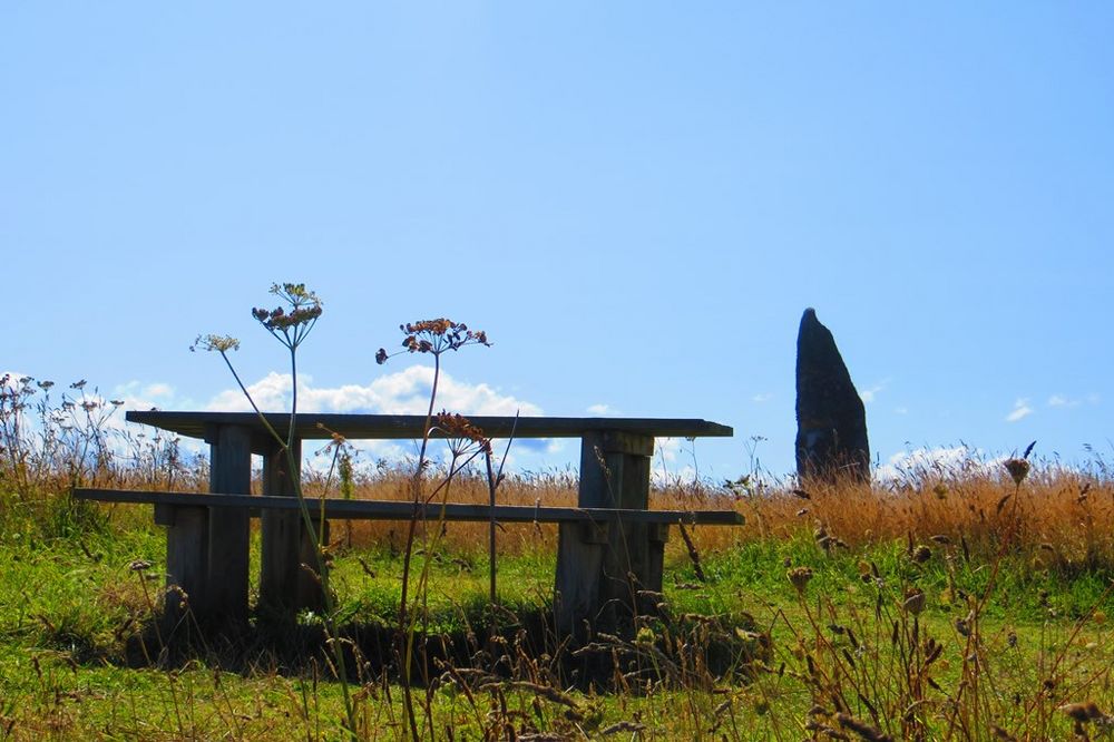 une table, un menhir