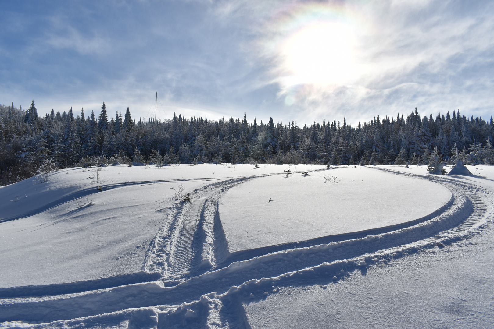 Une trace de motoneige