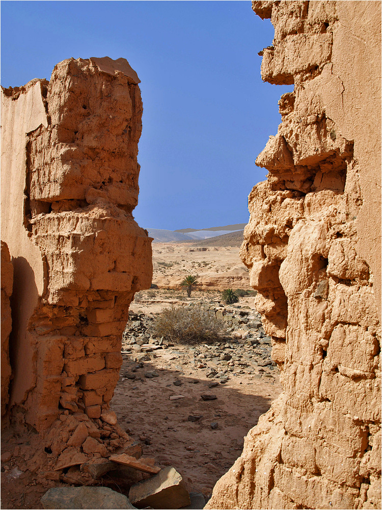 Une vue à partir du Fort Bou Jeriff -- Eine Ansicht von der Bou Jeriff Festung aus.