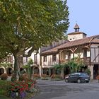 Une vue de Fourcès avec la Tour de l’Horloge