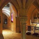 Une vue de la crypte avec à droite la chapelle de Saint-Jacques-le-Majeur