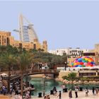 Une vue de Madinat Jumeira avec l'Hôtel Burj Al Arab