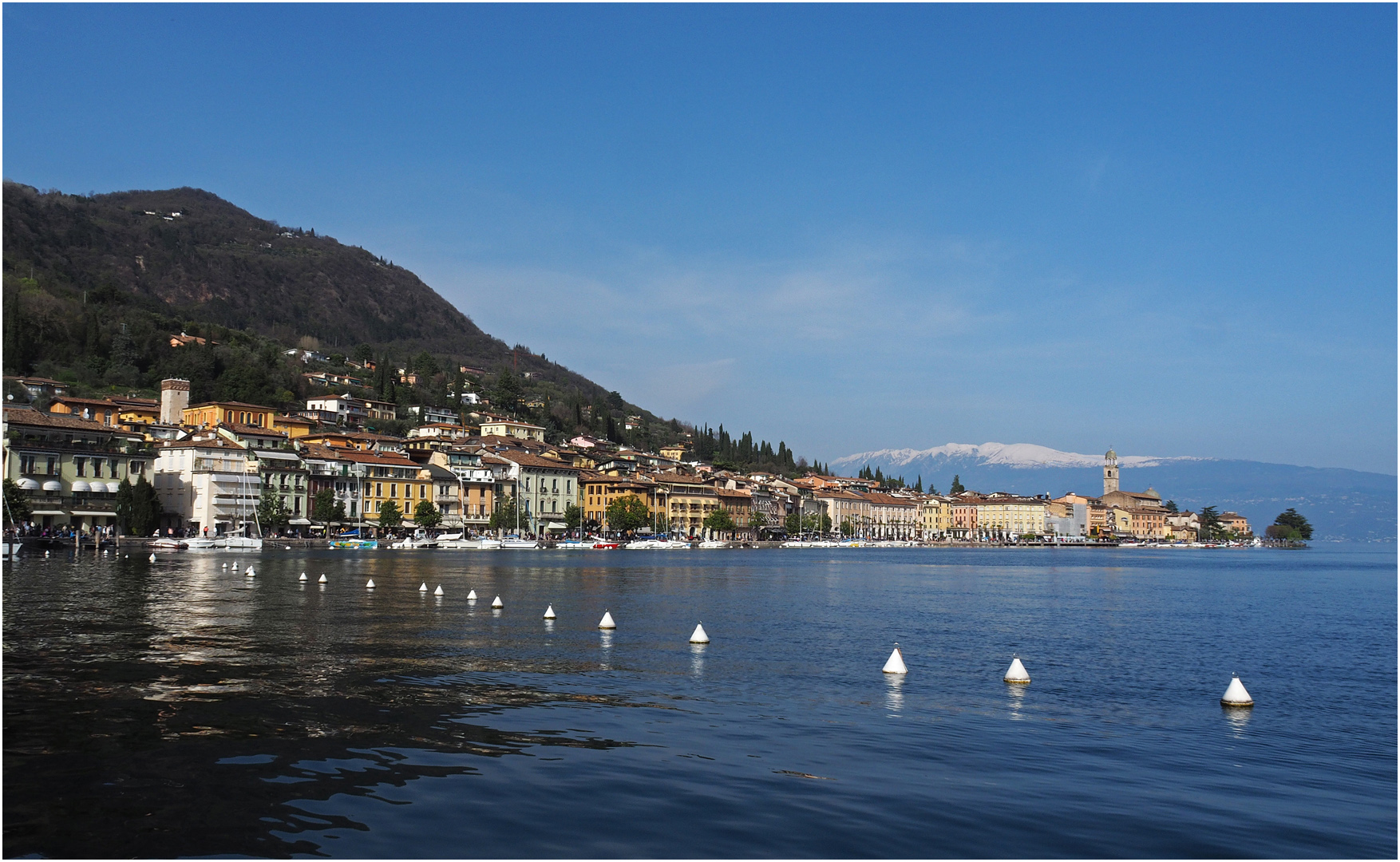 Une Vue De Salo Lac De Garde Photo Et Image Italy Nature World Images Fotocommunity