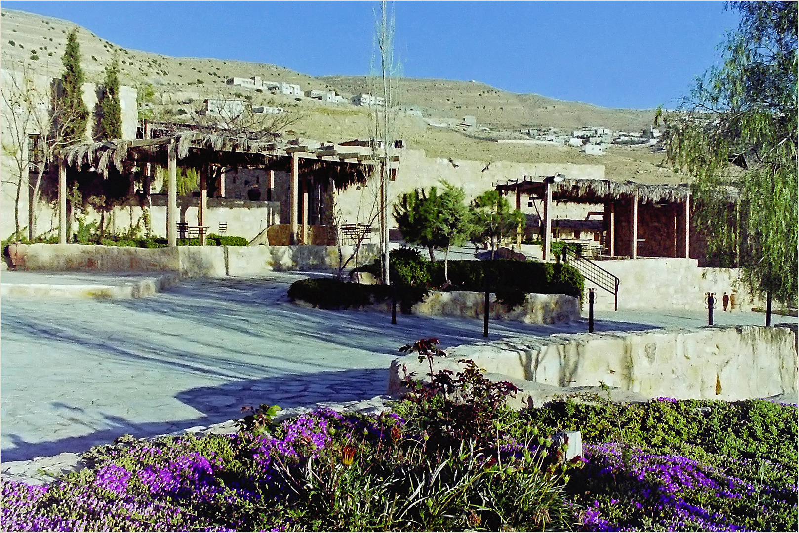 Une vue du Sofitel Petra Taybet Zaman au printemps