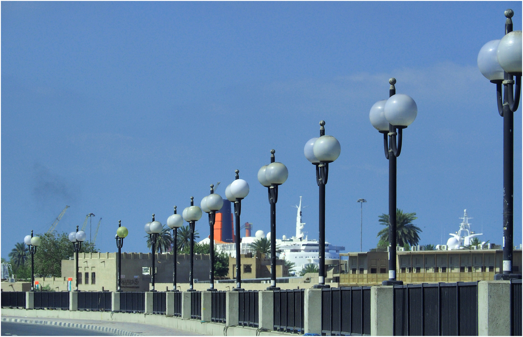 Une vue près du port de Dubaï