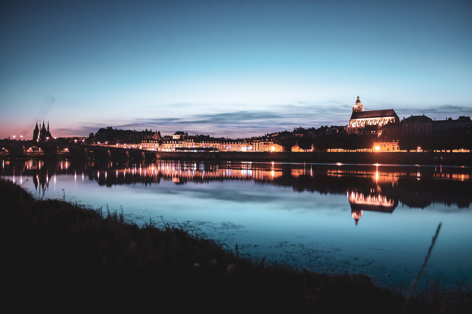 Une vue sur Blois, La Loire en Peinture