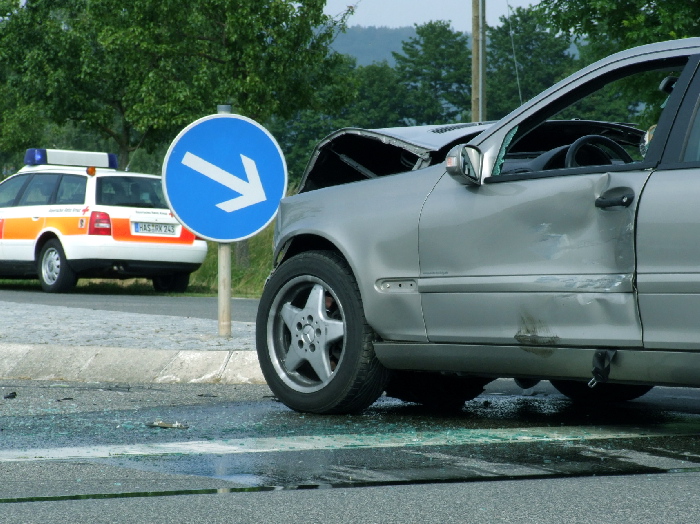 "Unfall mit zwei Verletzten ..."