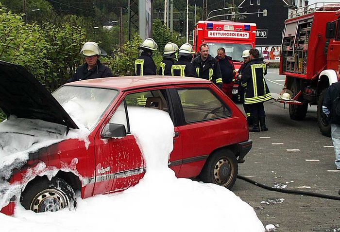 Unfreiwilliges Schaumbad für einen Corsa