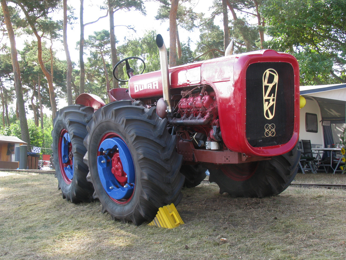 ungarischer Traktor DUTRA D 4 K Foto &amp; Bild | europa, oldtimer ...