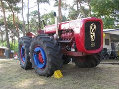 ungarischer Traktor DUTRA D 4 K