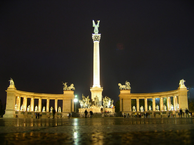 Ungarisches Nationaldenkmal, Budapest