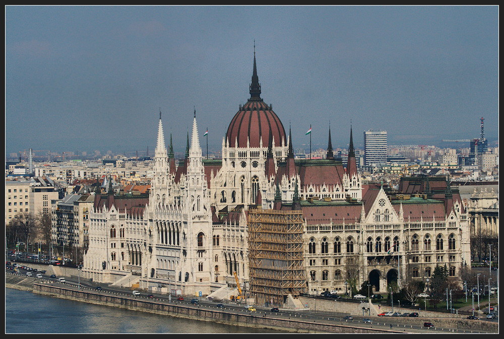 Ungarisches Parlament