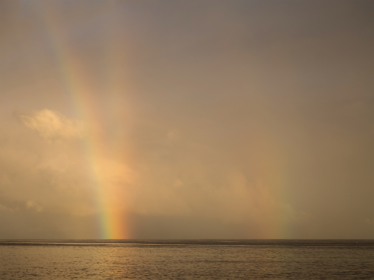 Ungewöhnliche Regenbögen über der Ostsee