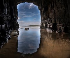 Ungewöhnliche Strandbekanntschaften in den Cathedral Caves