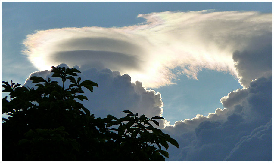 Ungewöhnliche Wolkenbildung 2