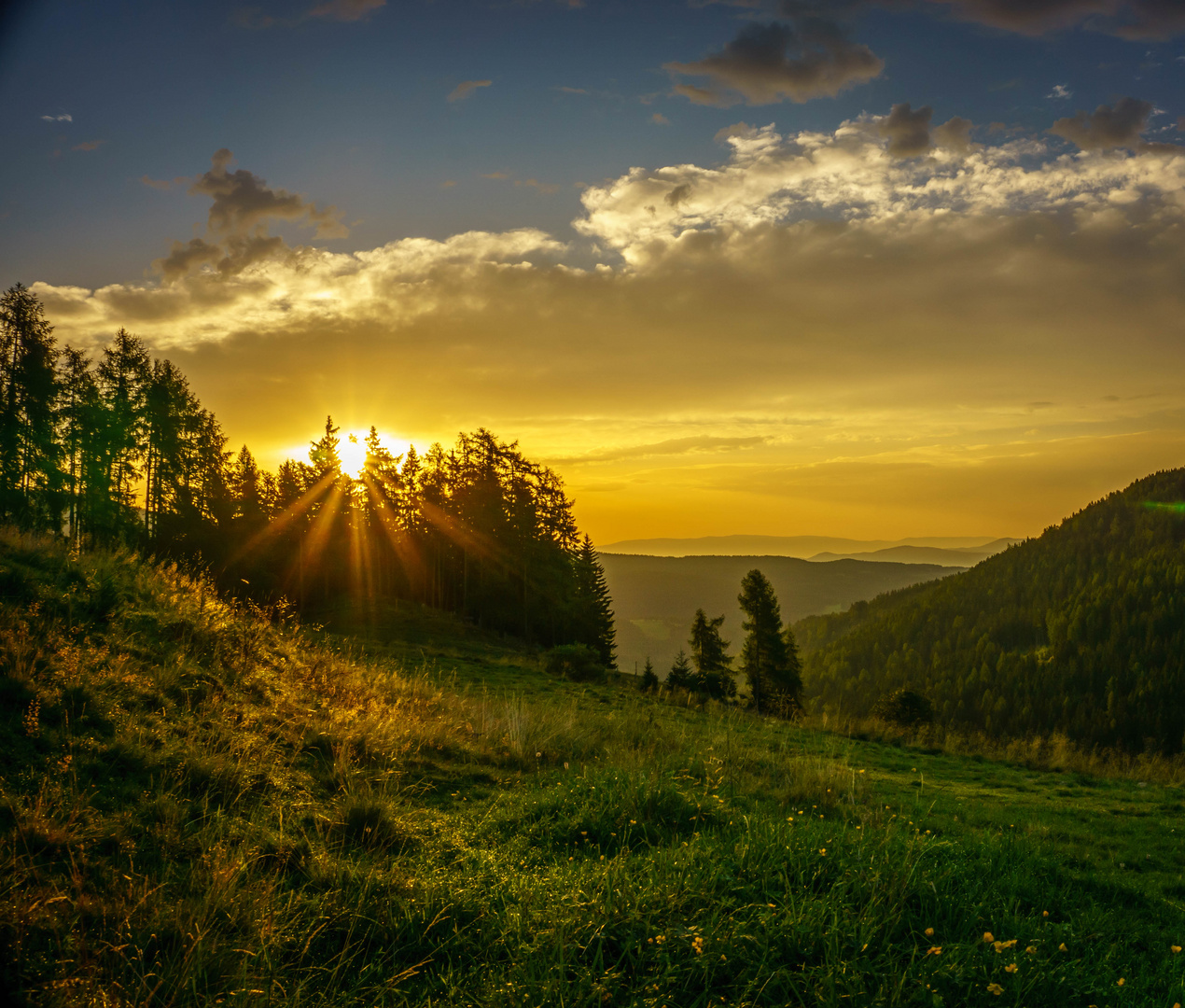 Unglaublicher Sonnenaufgang in den Kärtner-Alpen