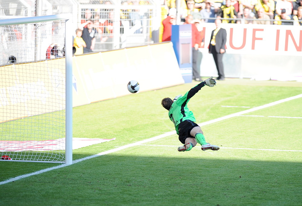 Unhaltbar für Lehmann. 1 : 0