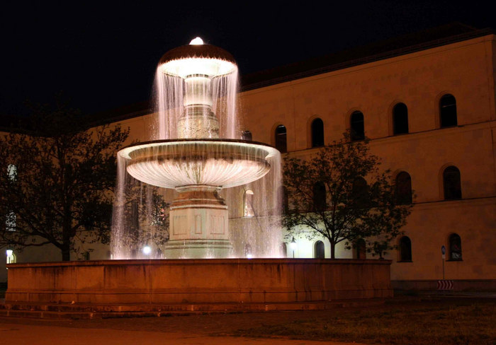 Uni Brunnen