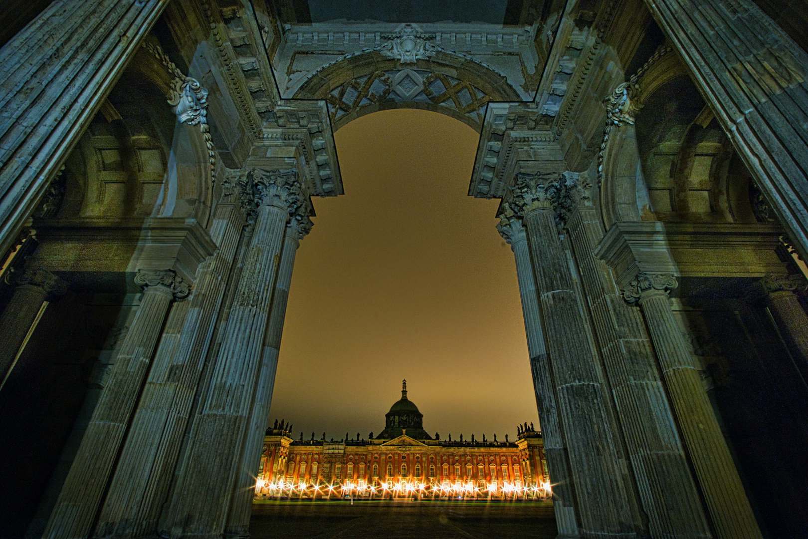 Uni Potsdam auf das Neue Palais in Sancoussi