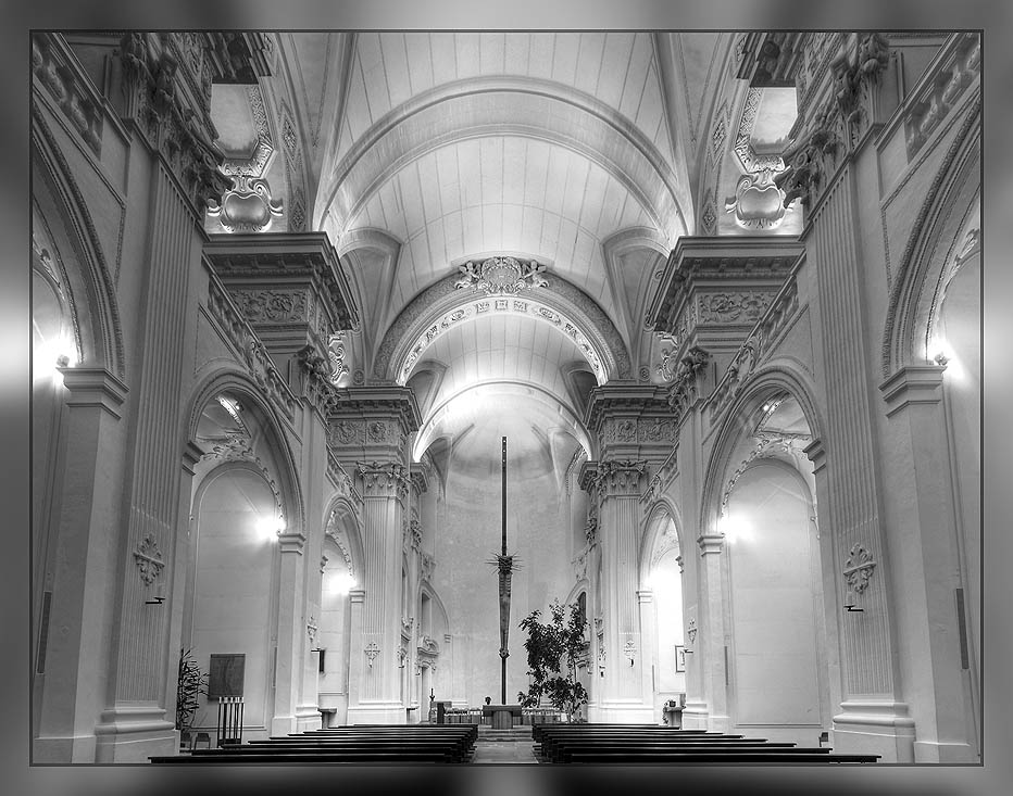 Unikirche Freiburg - Blick auf die Apsis