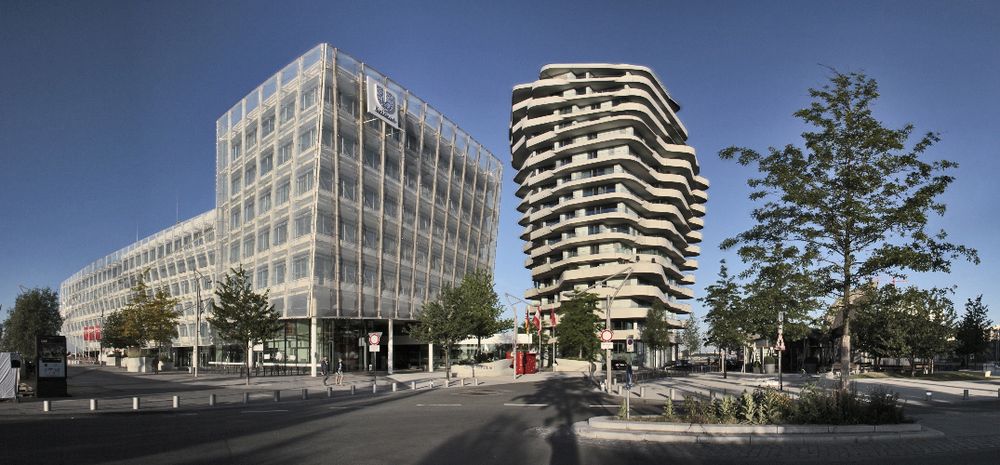 Unilever-Haus und Marco-Polo-Tower Foto & Bild ...